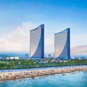 Orbi Twin Towers Отель